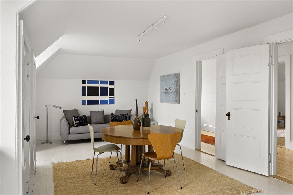 25 Russell Avenue Watertown, MA 02472 - Photo 28 of 40