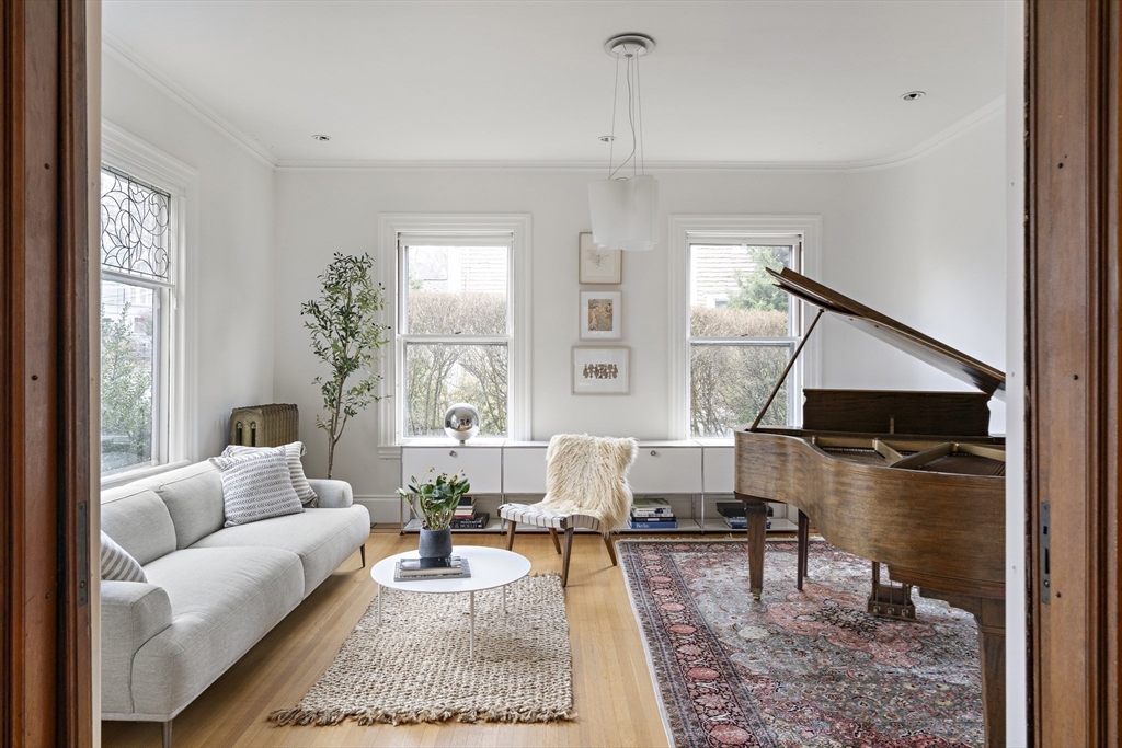 25 Russell Avenue Watertown, MA 02472 - Photo 3 of 40