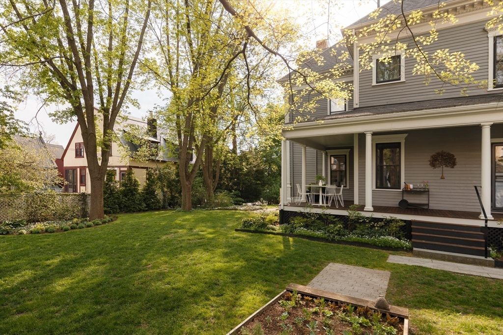 25 Russell Avenue Watertown, MA 02472 - Photo 32 of 40