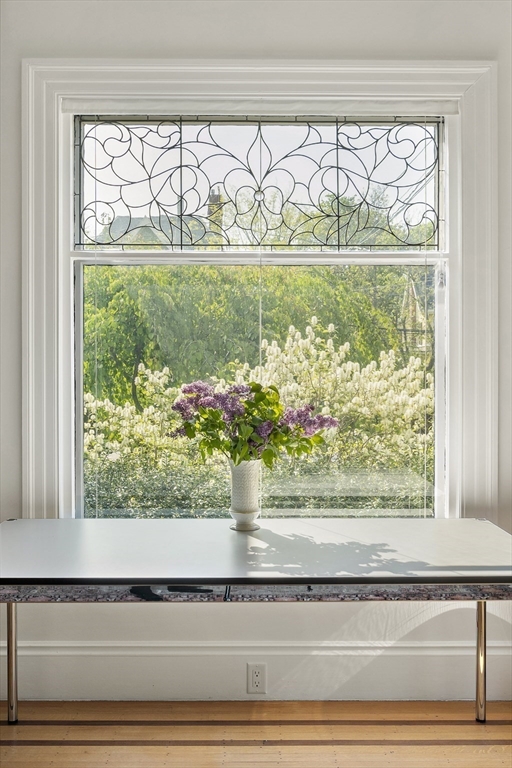 25 Russell Avenue Watertown, MA 02472 - Photo 5 of 40