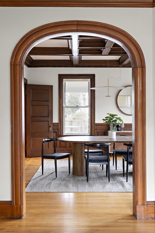 25 Russell Avenue Watertown, MA 02472 - Photo 9 of 40