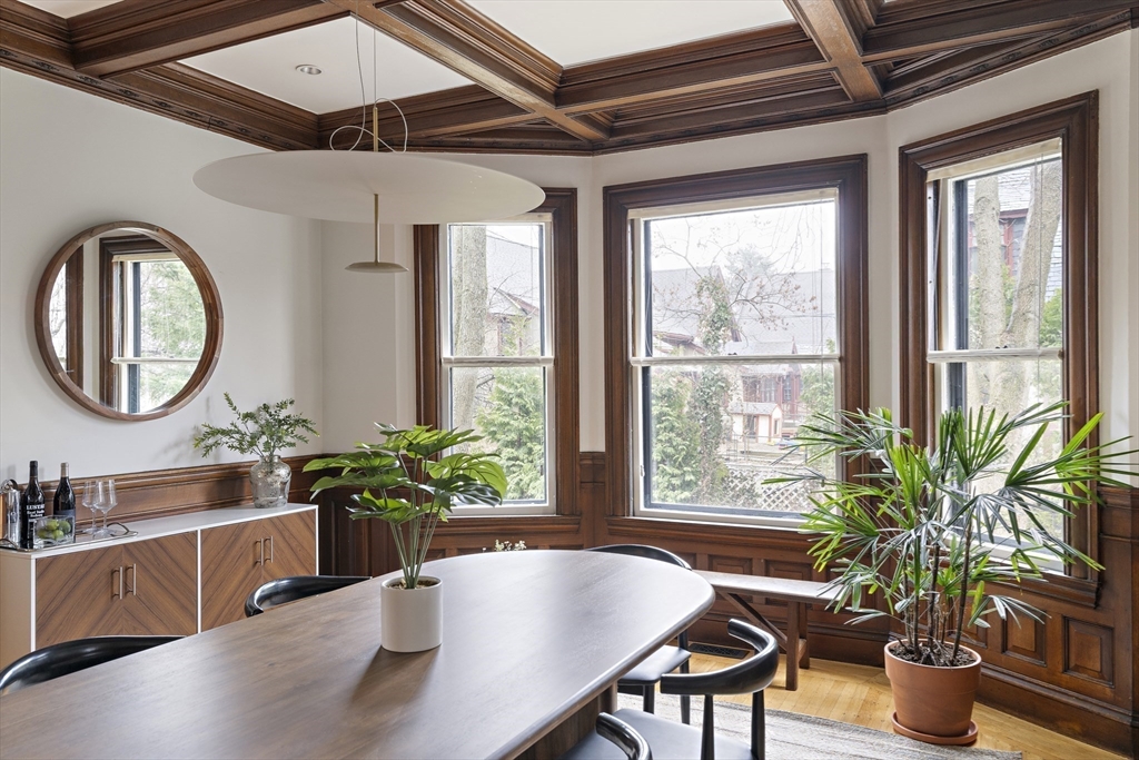 25 Russell Avenue Watertown, MA 02472 - Photo 10 of 40