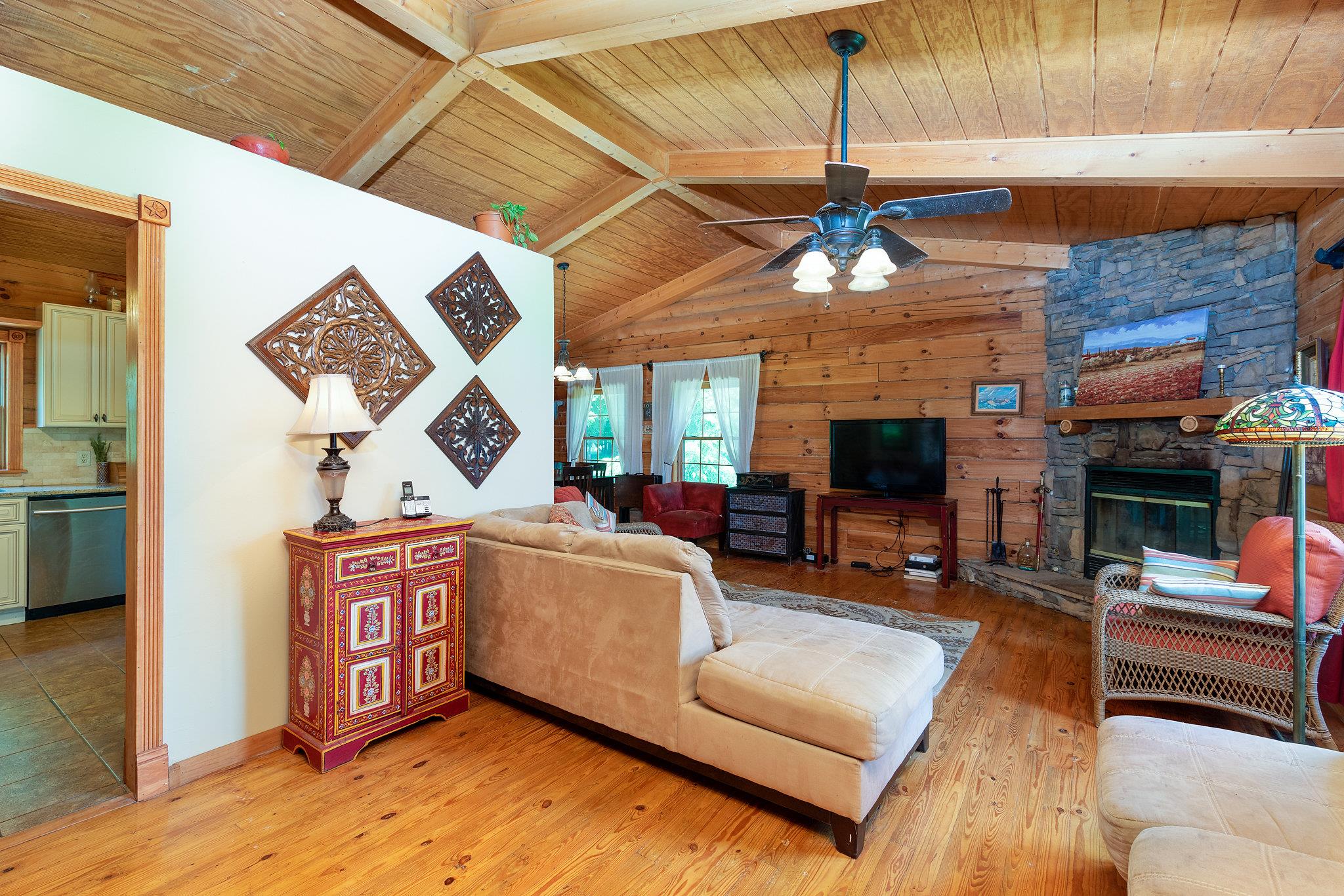 2086 Parker Road Morrison, TN 37357 - Photo 3 of 23