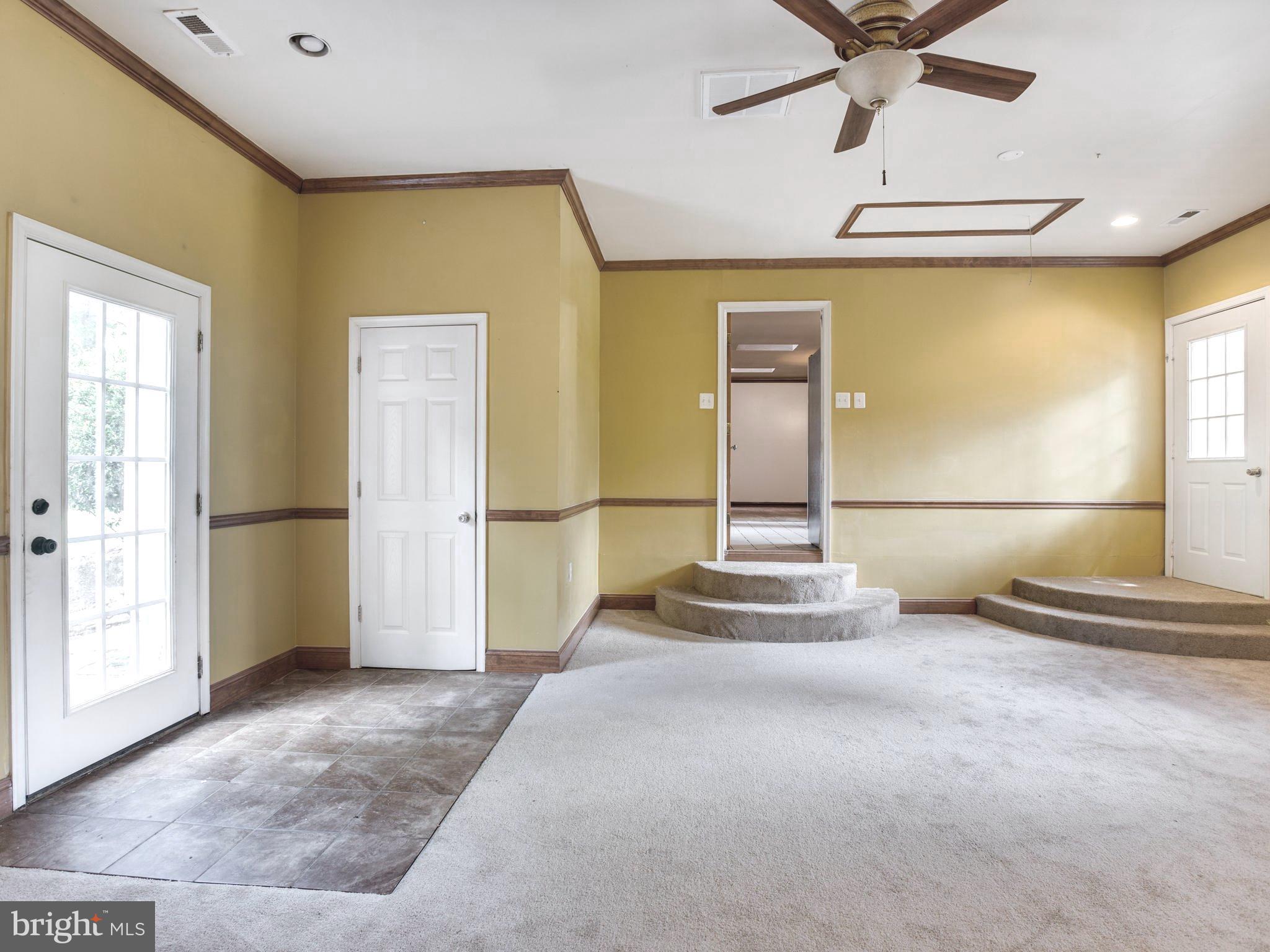 10385 Messick Road Midland, VA 22728 - Photo 13 of 30 Office/ Great Room