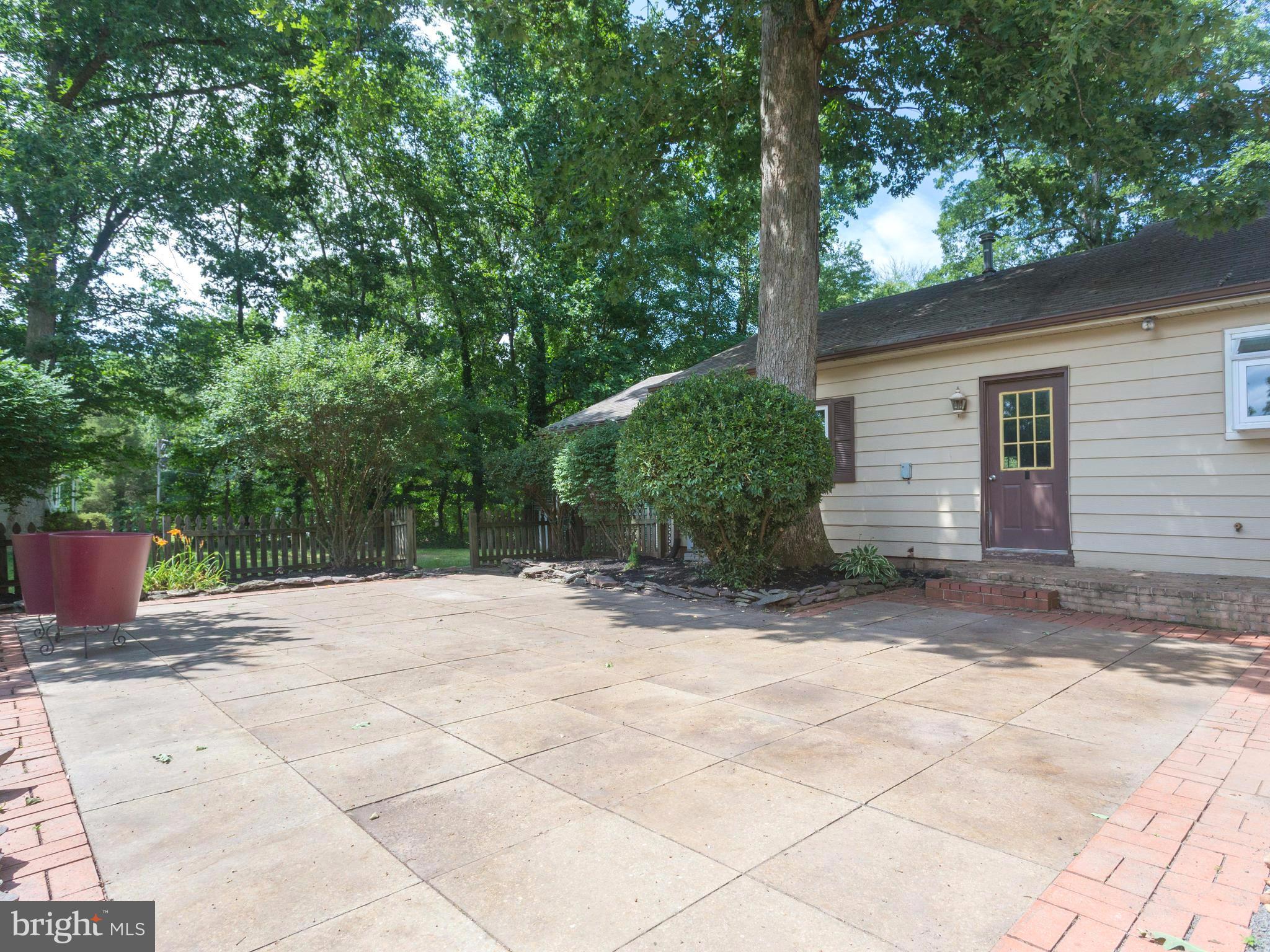 10385 Messick Road Midland, VA 22728 - Photo 23 of 30 Patio