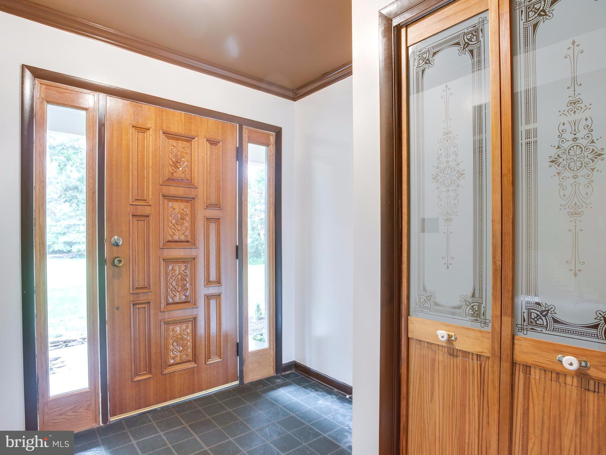 10385 Messick Road Midland, VA 22728 - Photo 5 of 30 Foyer