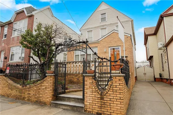 a view of a white building