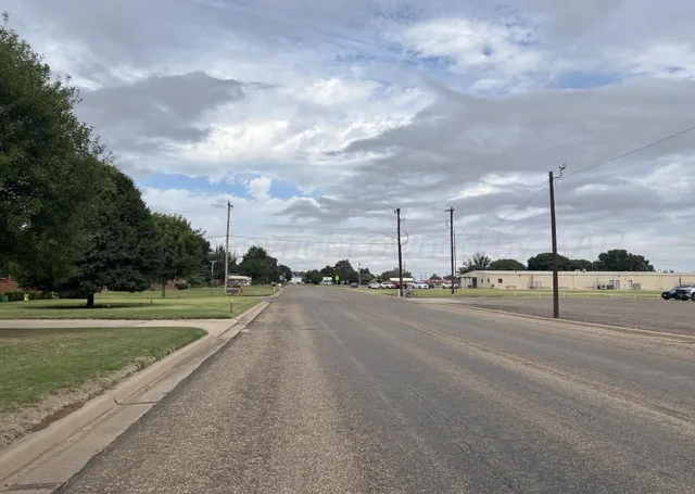 $120,000 | 1005 North 16th Street, Memphis, TX 79245