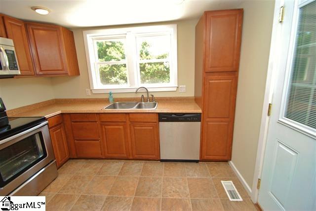 870 McAbee Road Spartanburg, SC 29306 - Photo 6 of 25 Gallery Image 6