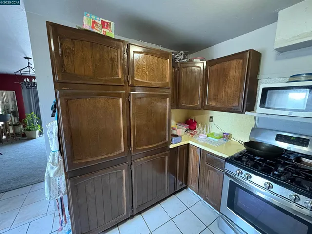 $775,000 | 9501 Castlewood Street, Oakland, CA 94605