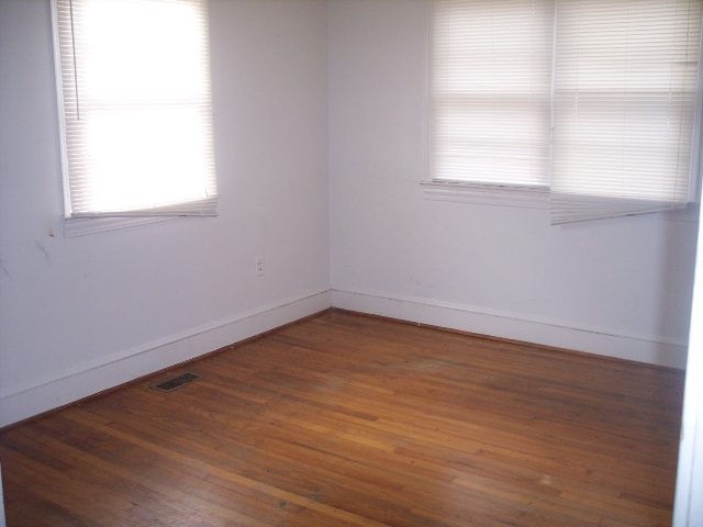 600 Shands Street Clinton, SC 29325 - Photo 7 of 10 Gallery Image 7