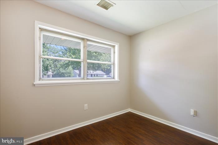 8104 Russell Road Alexandria, VA 22309 - Photo 26 of 51 Bedroom #3