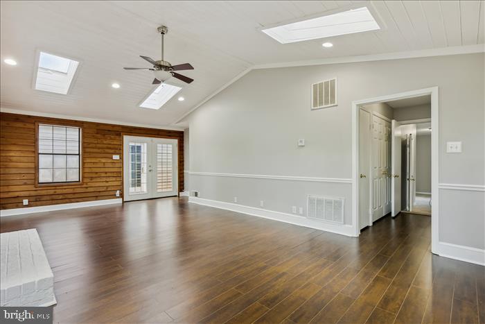 8104 Russell Road Alexandria, VA 22309 - Photo 35 of 51 Sky lights