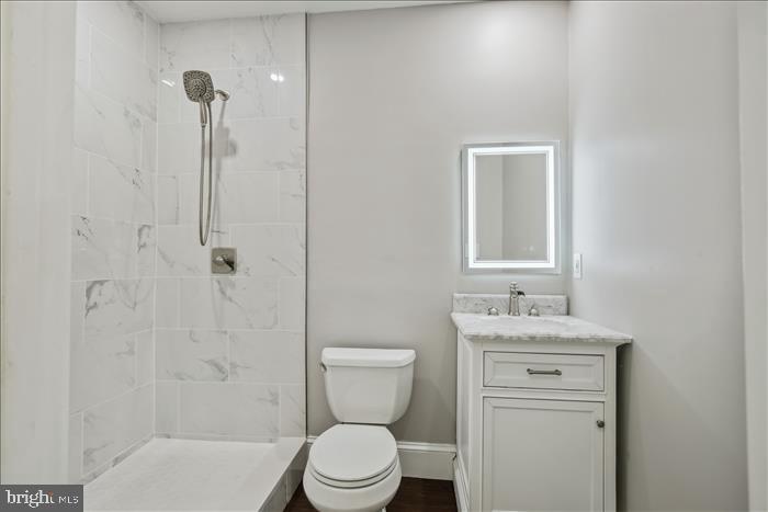 8104 Russell Road Alexandria, VA 22309 - Photo 40 of 51 Ensuite bathroom