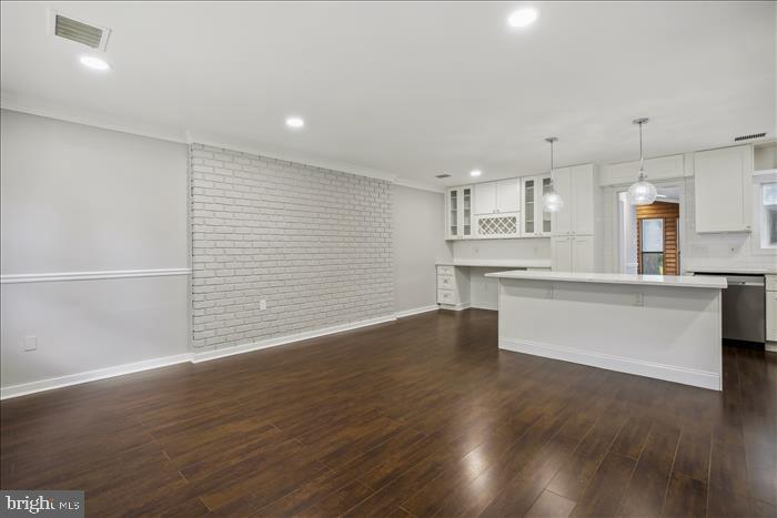 8104 Russell Road Alexandria, VA 22309 - Photo 8 of 51 Combination living/dining space