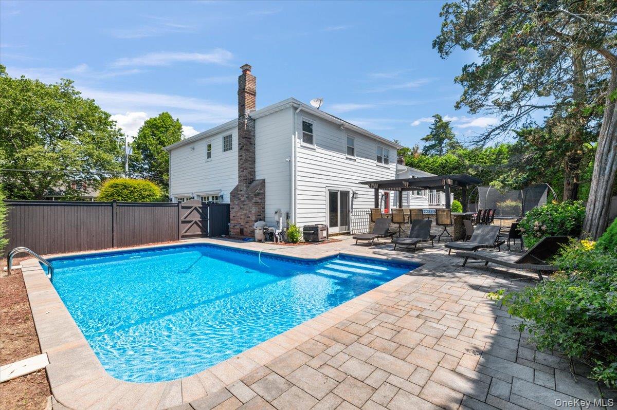 100 Cabot Road Massapequa, NY 11758 - Photo 41 of 49