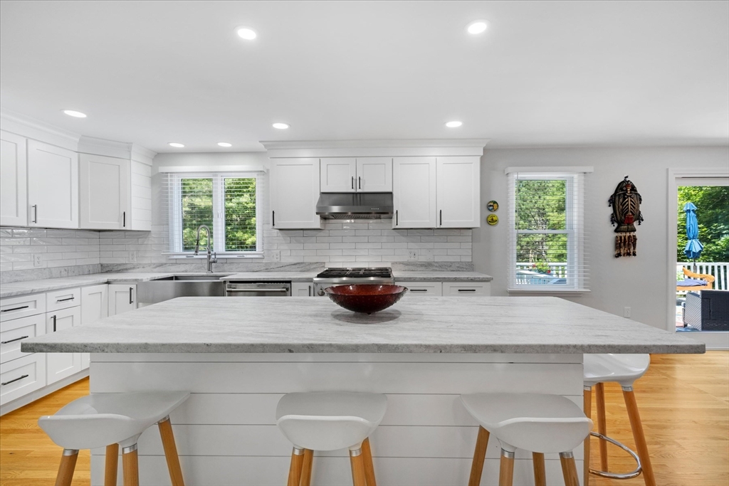 139 Fuller Road Barnstable, MA 02632 - Photo 5 of 31 Gallery Image 5