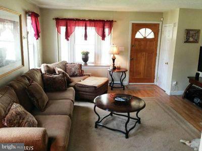 801 Middlesex Road Baltimore, MD 21221 - Photo 7 of 27 Living Room