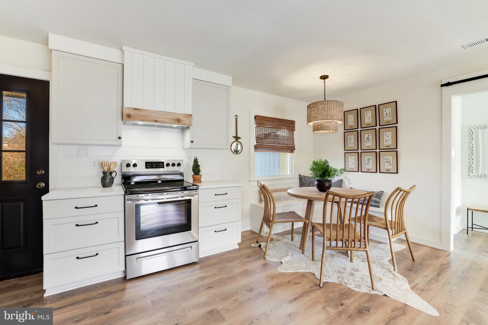 403 East Poplar Road Sterling, VA 20164 - Photo 17 of 33 Kitchen
