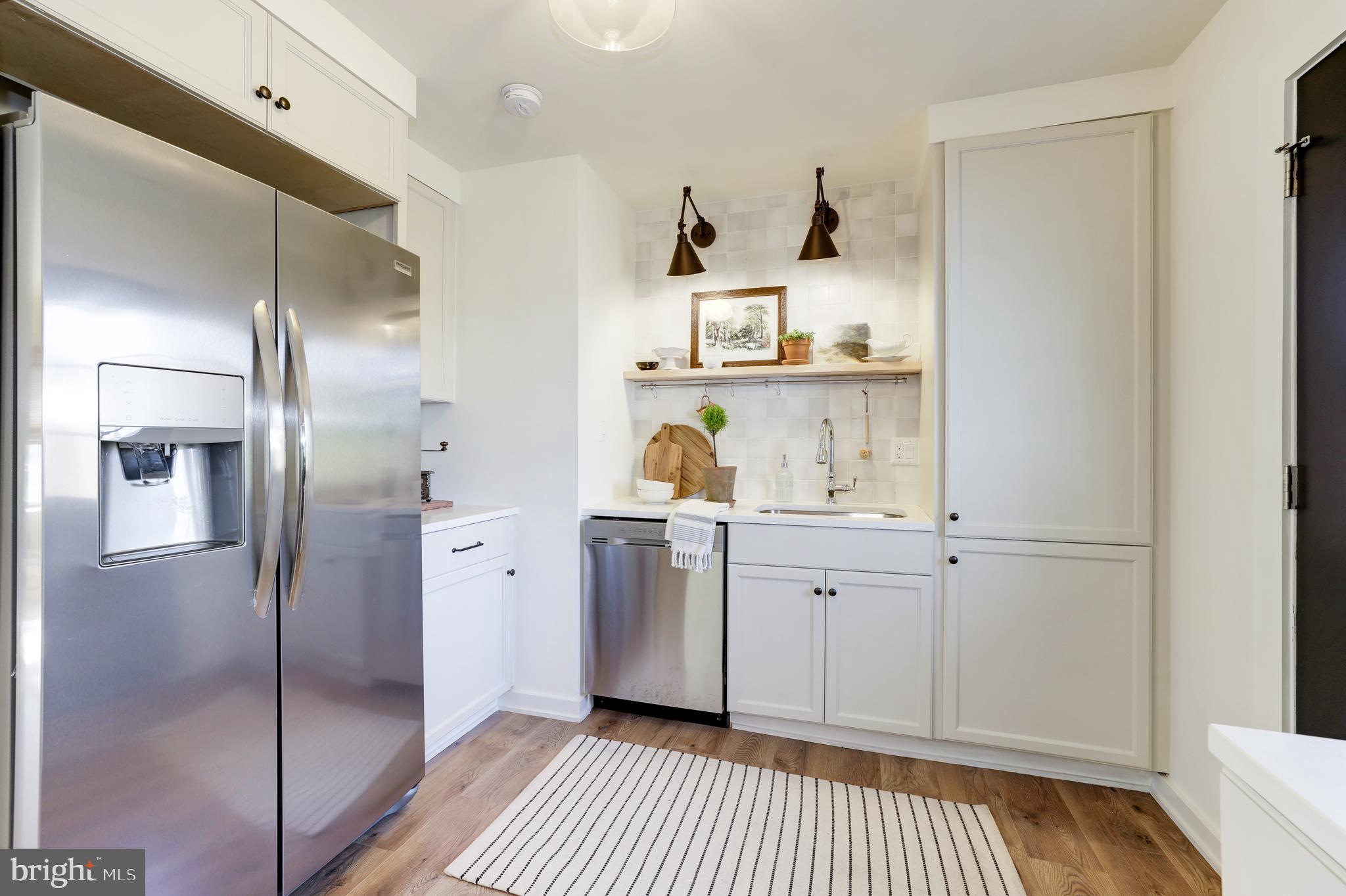 403 East Poplar Road Sterling, VA 20164 - Photo 21 of 33 Kitchen