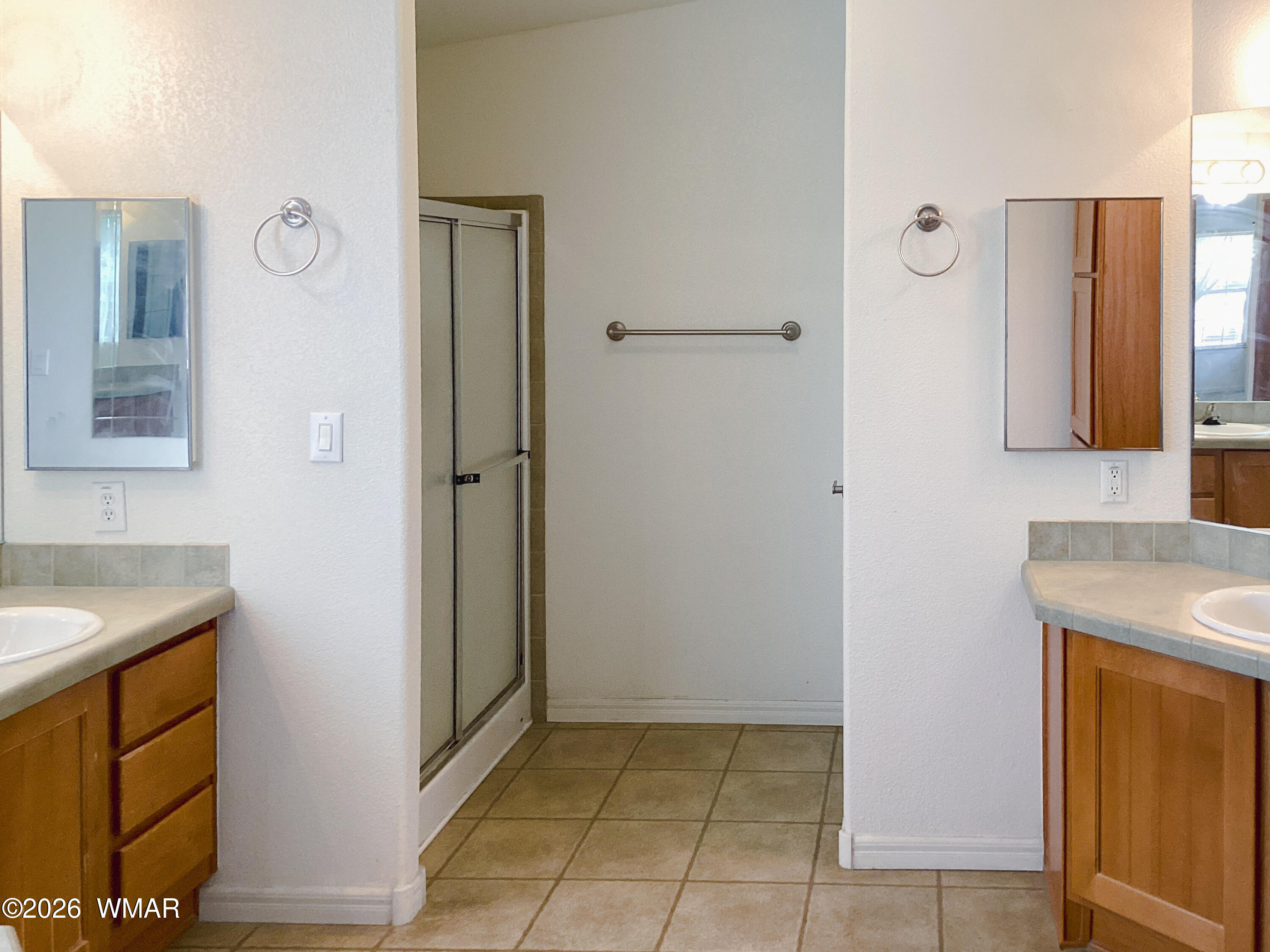 310 Timber Ridge Loop Show Low, AZ 85901 - Photo 24 of 42 Primary Bath Duel Vanity