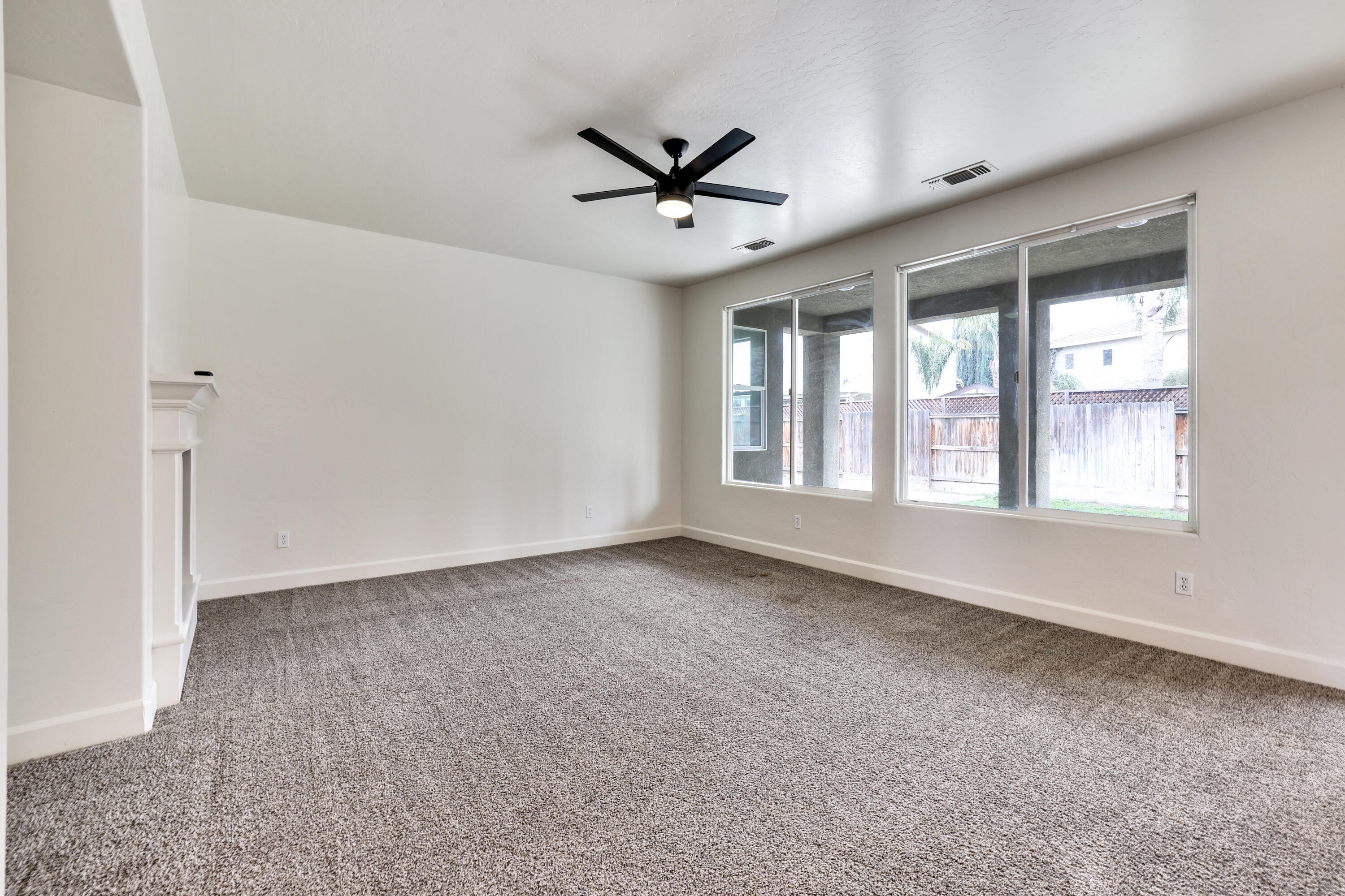 346 Martin Street Tulare, CA 93274 - Photo 17 of 33 d50a6624-d50a6626