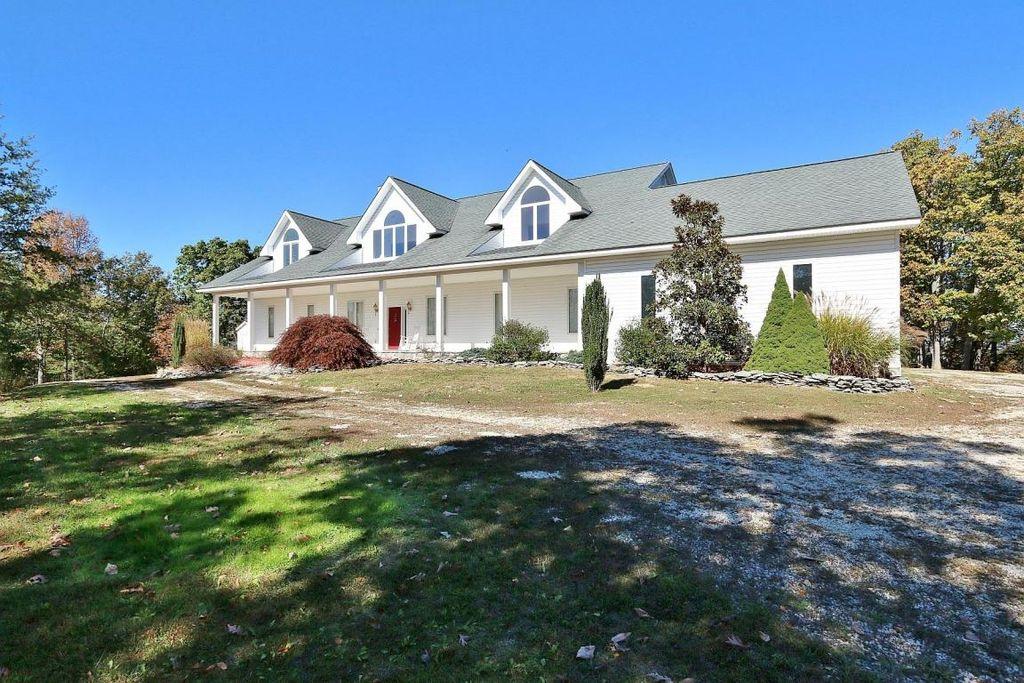 623 Buhrman Road Eagle Rock, VA 24085 - Photo 3 of 33 Front