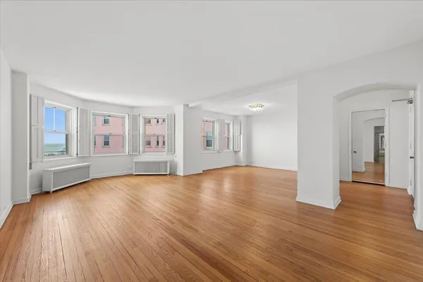 $340,000 | 5555 North Sheridan Road, Unit 1017, Chicago, IL 60640