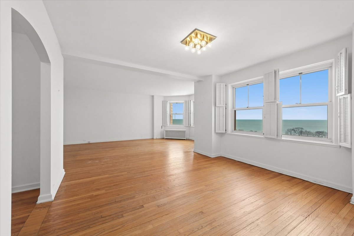 5555 North Sheridan Road, Unit 1017 Chicago, IL 60640 - Photo 5 of 21