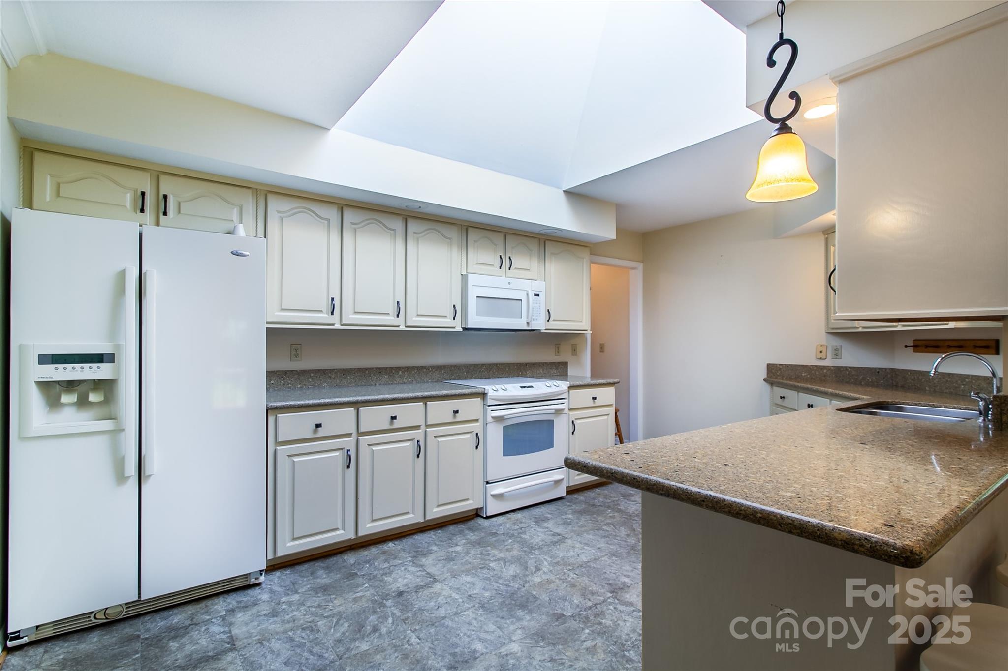 185 Oak Ridge Drive Clyde, NC 28721 - Photo 12 of 33