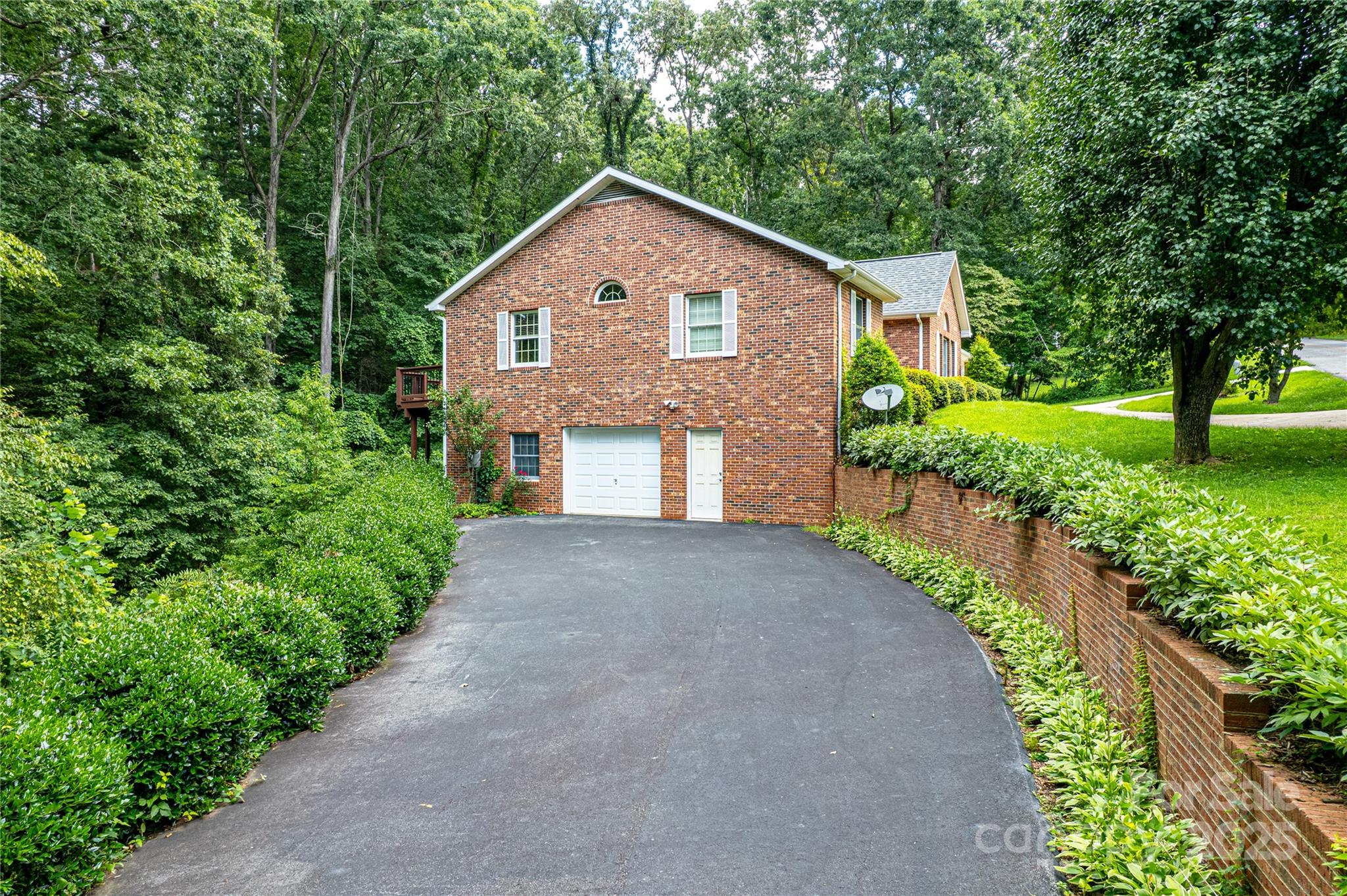 185 Oak Ridge Drive Clyde, NC 28721 - Photo 3 of 33
