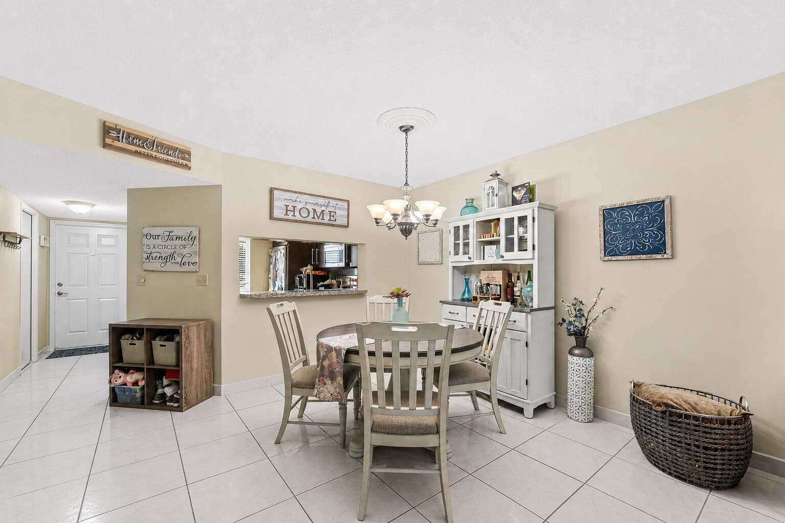 6351 Walk Circle Boca Raton, FL 33433 - Photo 13 of 37 eb89bcb6-4636-4ab5-99ed-a70868713680