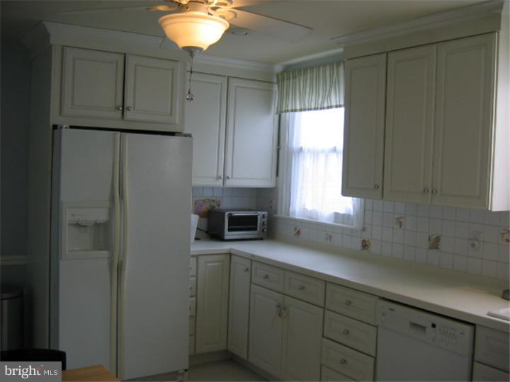2425 Springview Road East Norriton, PA 19401 - Photo 2 of 21 Kitchen
