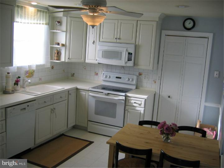 2425 Springview Road East Norriton, PA 19401 - Photo 3 of 21 Kitchen