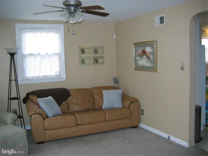 2425 Springview Road East Norriton, PA 19401 - Photo 5 of 21 Living Room
