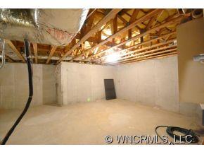 77 Chestnut Street, Unit 201 Tryon, NC 28782 - Photo 23 of 24 Gallery Image 23