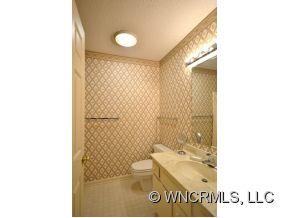 77 Chestnut Street, Unit 201 Tryon, NC 28782 - Photo 9 of 24 Gallery Image 9