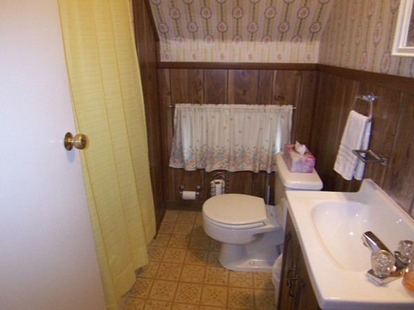 31 Victory Road Lynn, MA 01902 - Photo 13 of 28 Gallery Image 13