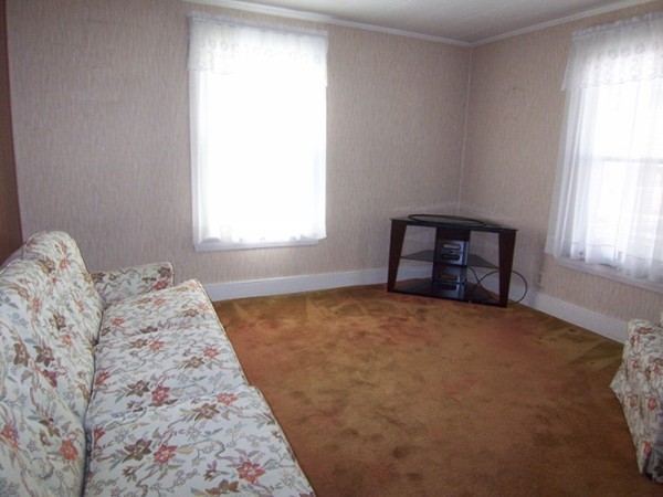 31 Victory Road Lynn, MA 01902 - Photo 10 of 28 Gallery Image 10