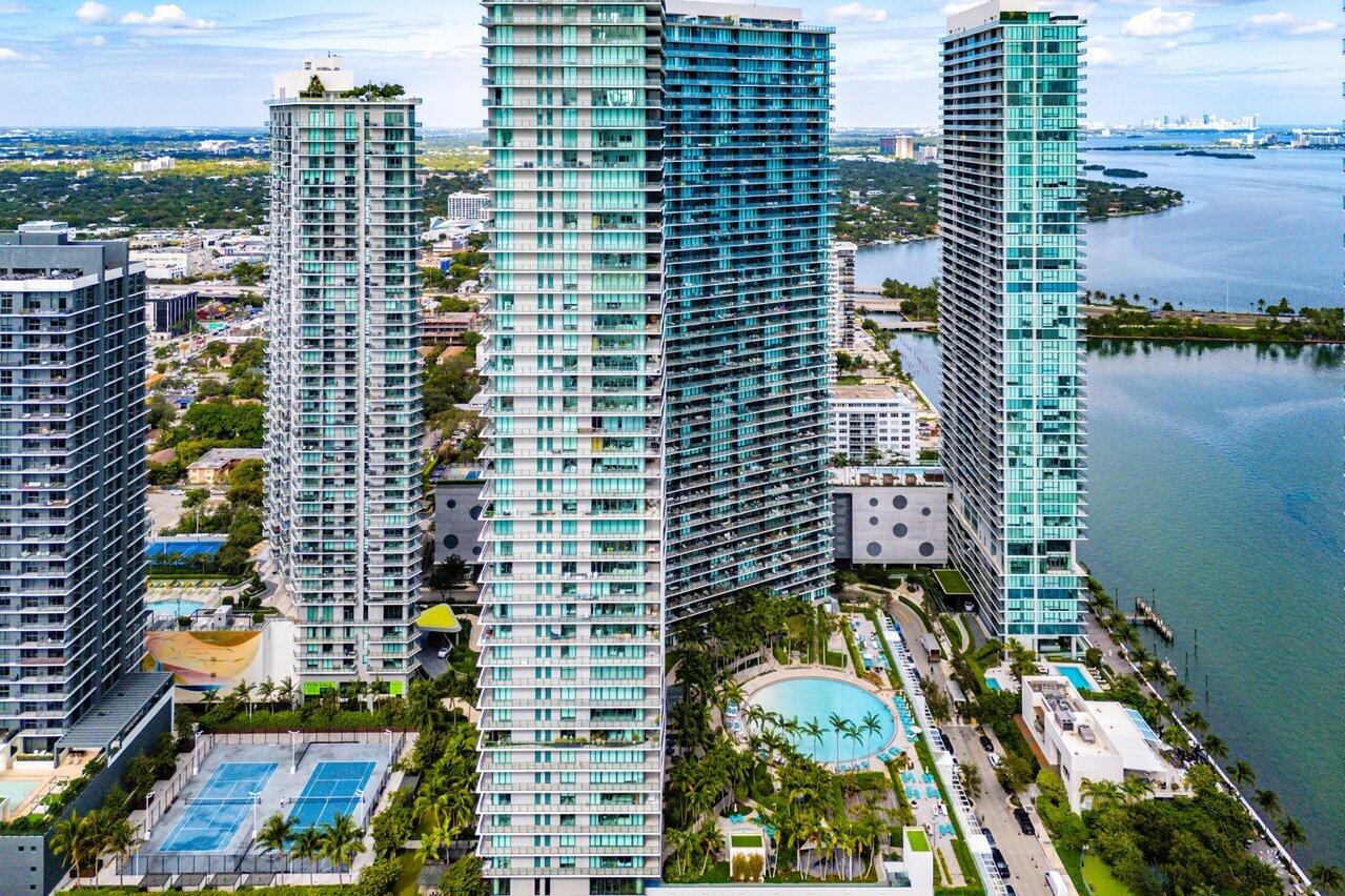 650 Northeast 32nd Street, Unit 1508 Miami, FL 33137 - Photo 21 of 37 a city view