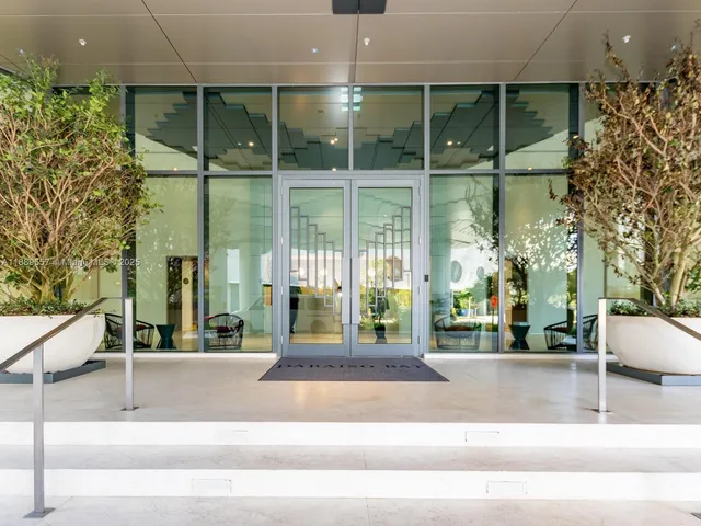 $650,000 | 650 Northeast 32nd Street, Unit 1508, Miami, FL 33137