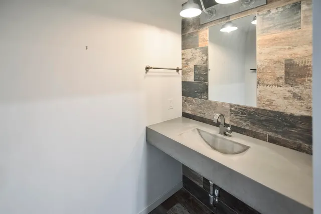 $615,000 | 7777 Elmwood Avenue, Unit 210, Middleton, WI 53562