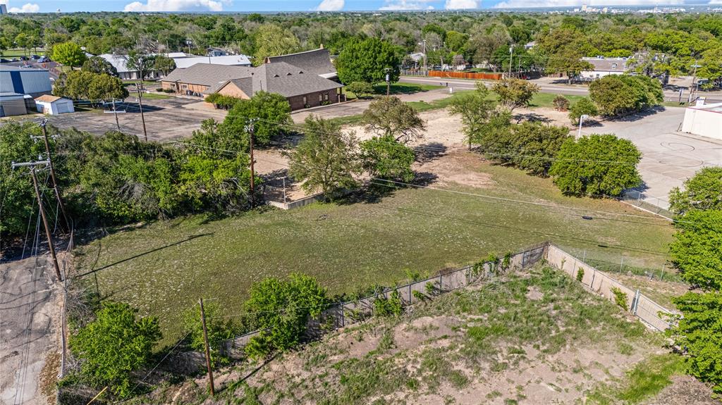 720 North New Road Waco, TX 76710 - Photo 21 of 39 an aerial view of residential houses with outdoor space and trees