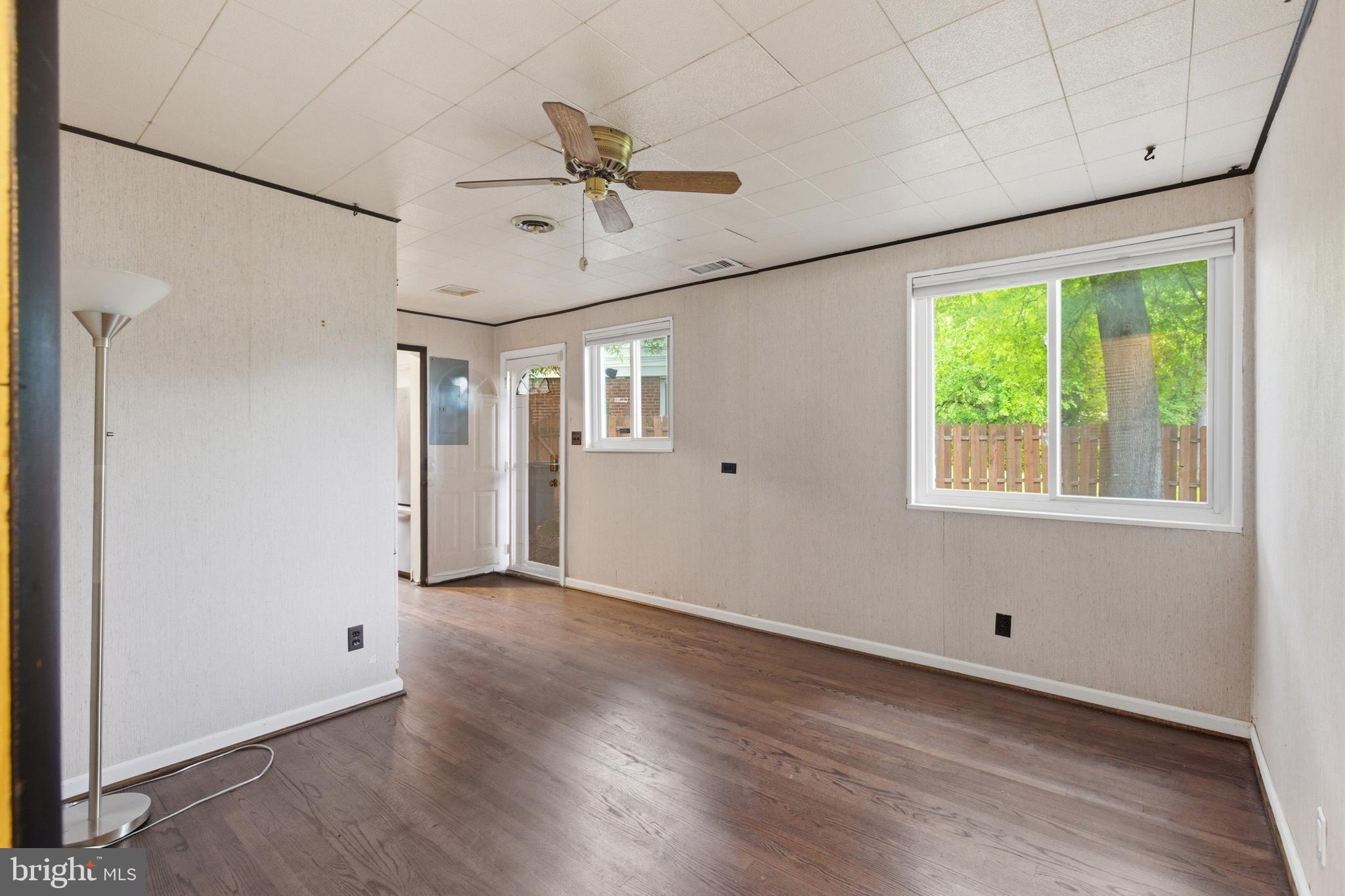 6801 Adelphi Road University Park, MD 20782 - Photo 10 of 26 Additional dining or entertainment space.