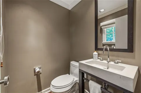 $2,100,000 | 2211 West 69th Terrace, Mission Hills, KS 66208