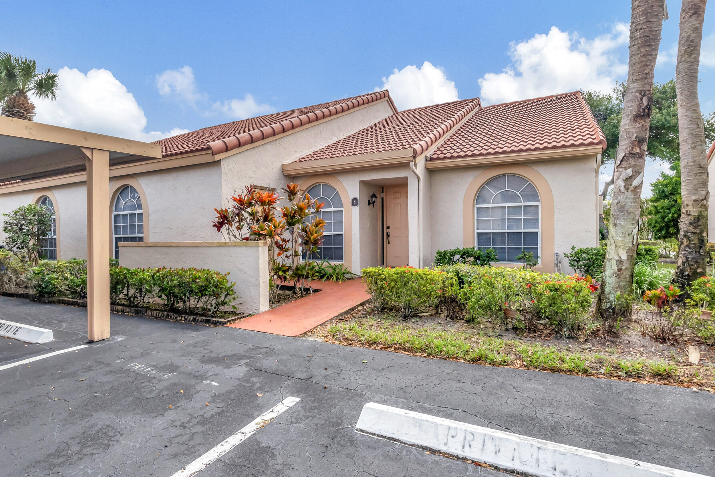 14418 Vía Royal Unit 1  