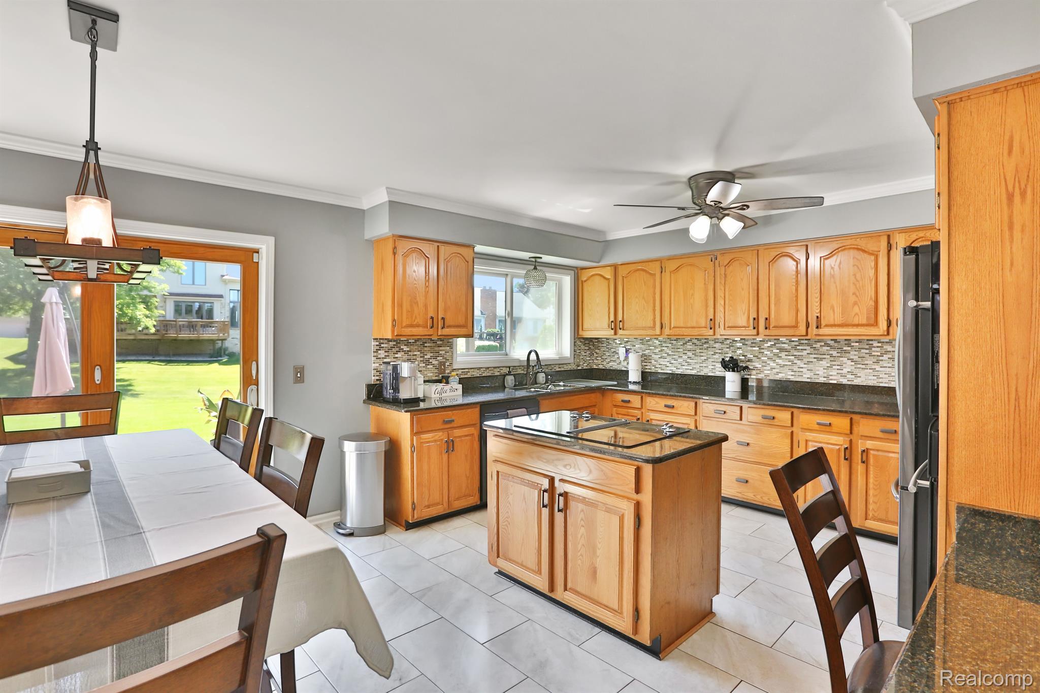 2159 Kennedy Drive Rochester, MI 48309 - Photo 11 of 31 kitchen