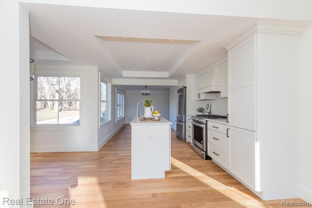 1801 Silver Bell Road Rochester, MI 48306 - Photo 13 of 42 Kitchen