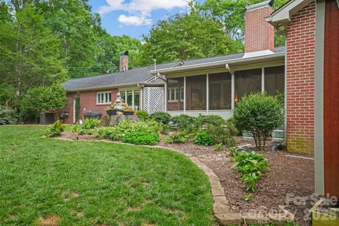 $634,900 | 560 11th Ave Circle Northwest, Hickory, NC 28601