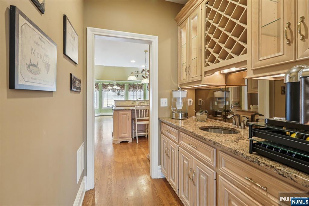 84 Walsh Drive Mahwah, NJ 07430 - Photo 17 of 50